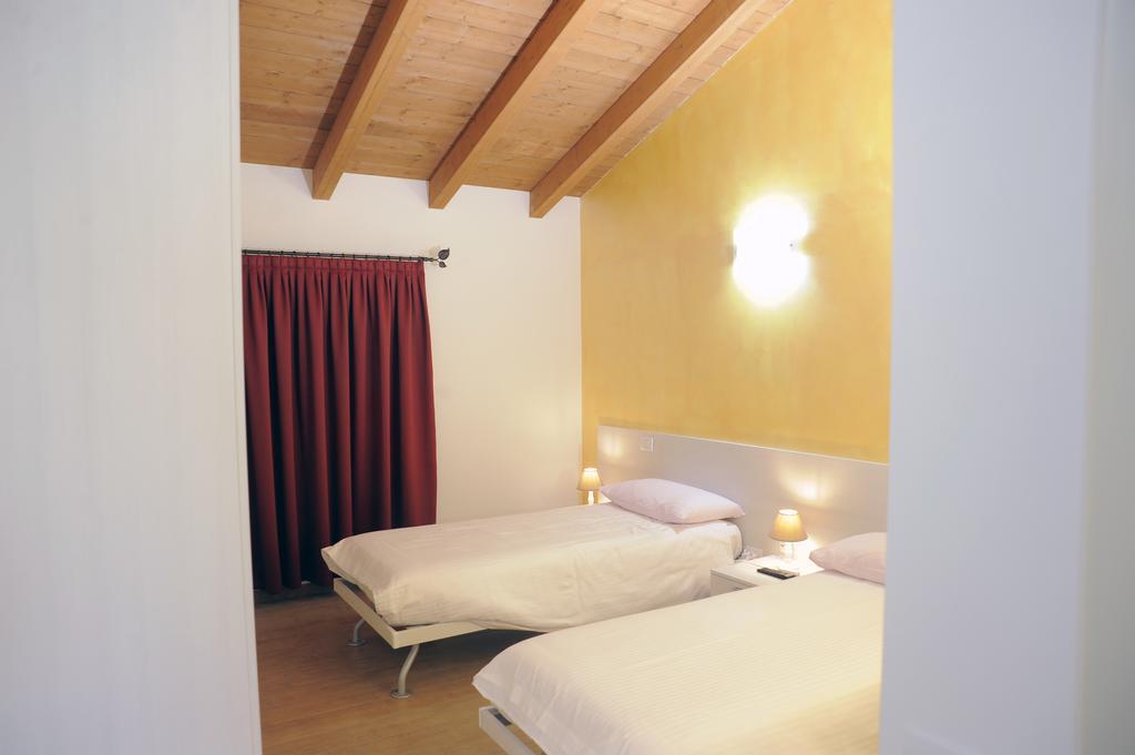 Al Castello Bed And Breakfast Cornate d'Adda Exteriör bild